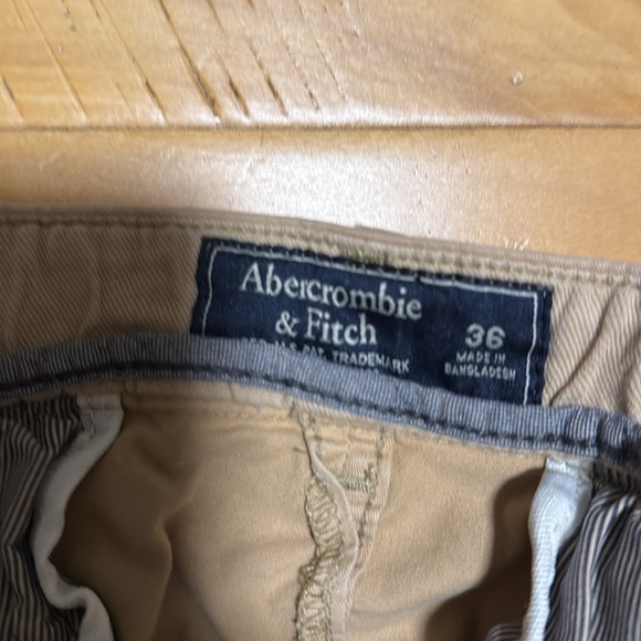 Abercrombie & Fitch Khaki Shorts size 36 - Picture 4 of 4